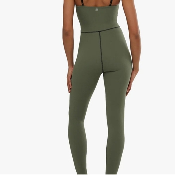 New WeWoreWhat Silhouette Ankle Flare Army Green Athleisure Jumpsuit NWT Large - Picture 6 of 14